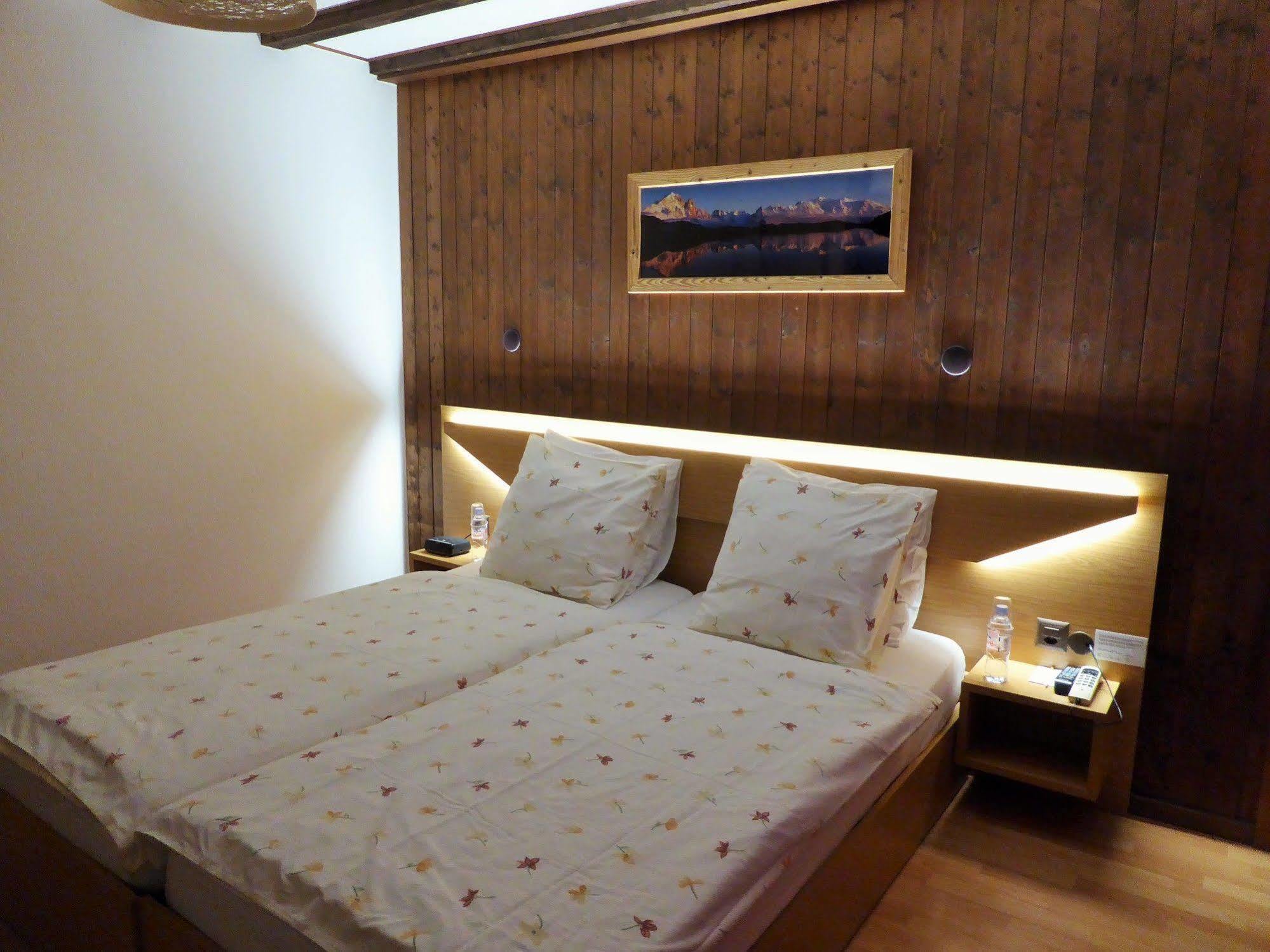 וורבייה Hotel La Rotonde מראה חיצוני תמונה